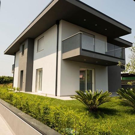 Marali Lake Apartments Di Enrica Bianchera Дезенцано-дель-Гарда Экстерьер фото