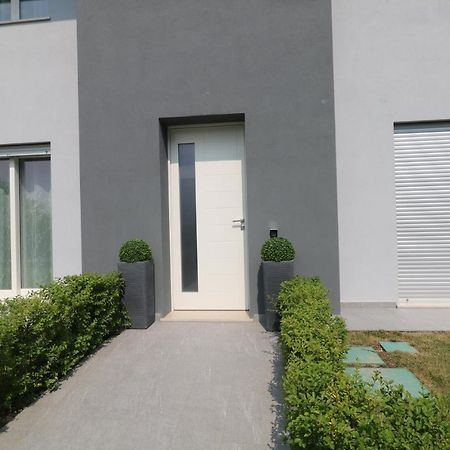 Marali Lake Apartments Di Enrica Bianchera Дезенцано-дель-Гарда Экстерьер фото