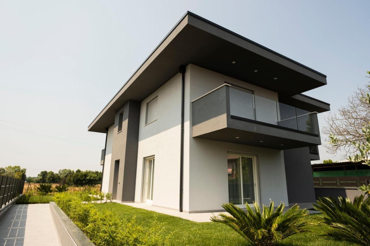 Marali Lake Apartments Di Enrica Bianchera Дезенцано-дель-Гарда Экстерьер фото