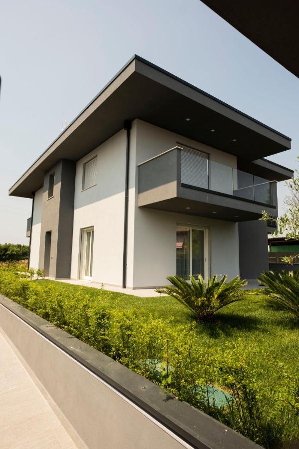 Marali Lake Apartments Di Enrica Bianchera Дезенцано-дель-Гарда Экстерьер фото