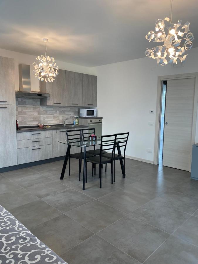 Marali Lake Apartments Di Enrica Bianchera Дезенцано-дель-Гарда Экстерьер фото